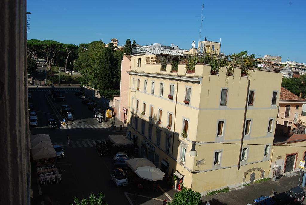 Su Al Celio - Colosseo Bed & Breakfast Roma Cameră foto